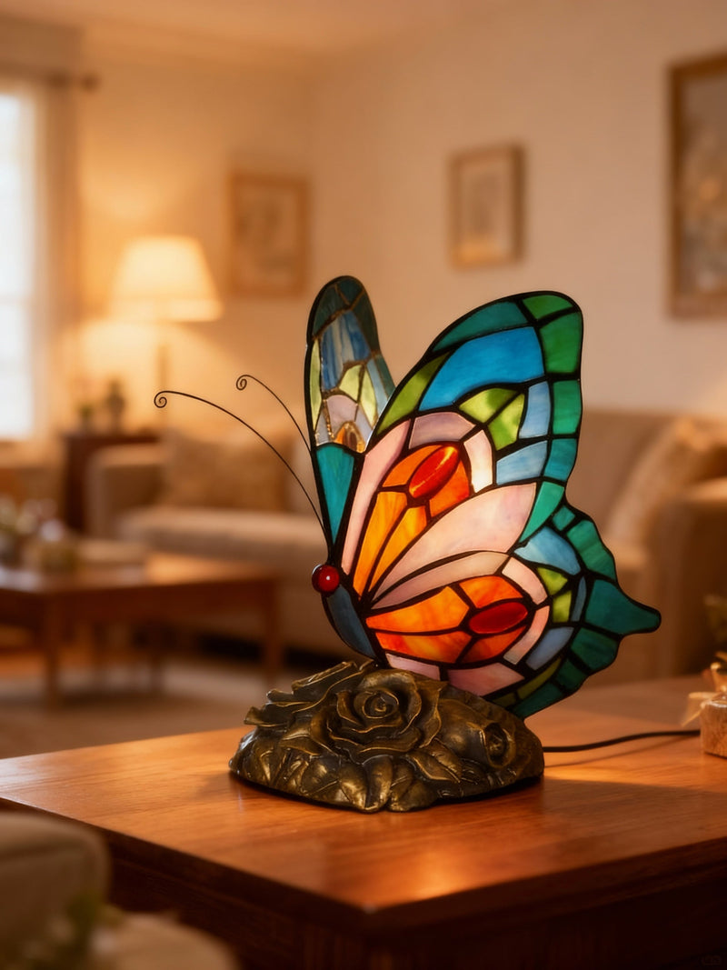 BUTTERGLOW | Lampada in vetro fatta a mano con farfalla